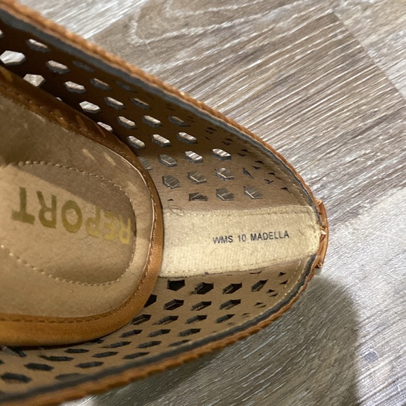 Faux leather flats with cutouts - Picture 5 of 5